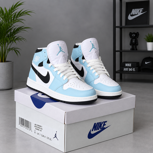 کتونی زنانهAir Jordan 1 Mid (Ice Blue)